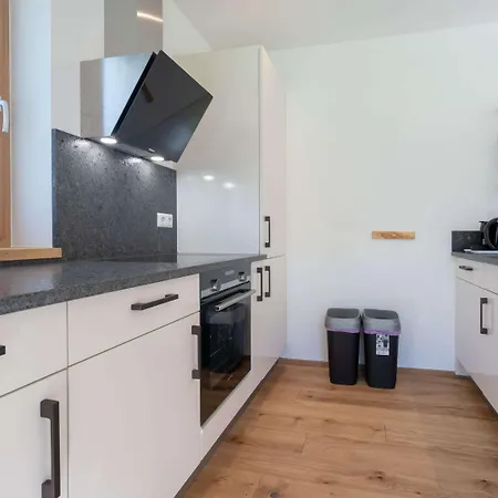 샬레 In Near Lifts *