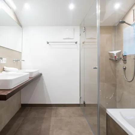 Chalet In Near Lifts