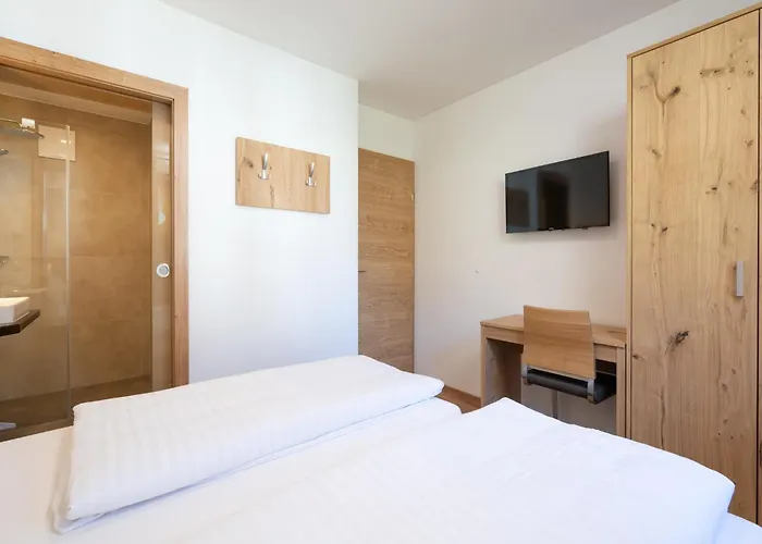 In Near Lifts * 巴特霍夫加施泰因