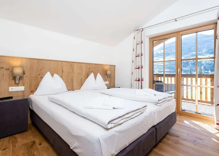 In Near Lifts 木屋